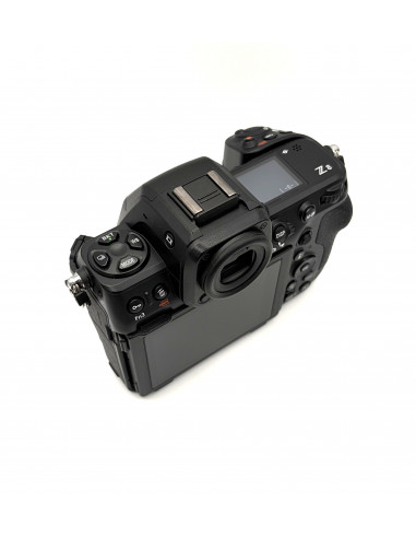 Nikon Z8